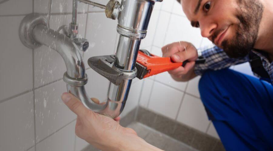 Toilet leak repair in Cora, WY